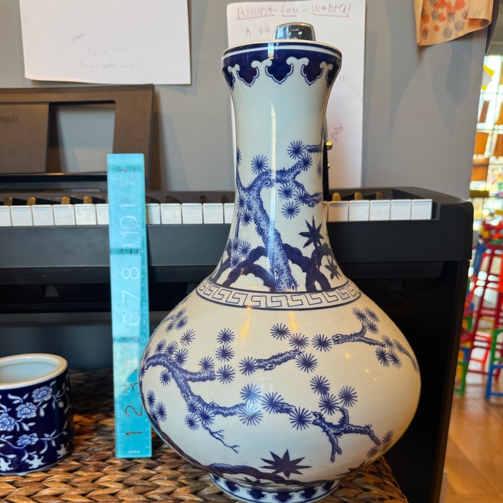 Blue and White Porcelain Vase - Classic Floral Design - Picture 2 of 5